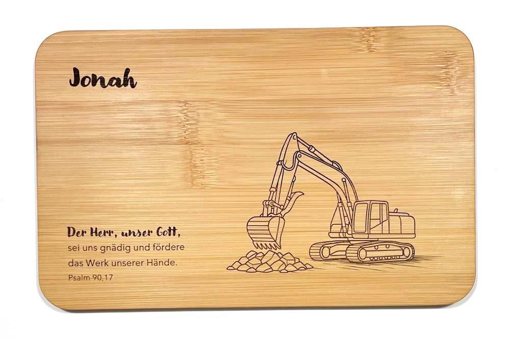 Frühstücksbrettchen "Bagger", Bambus, mit Namen